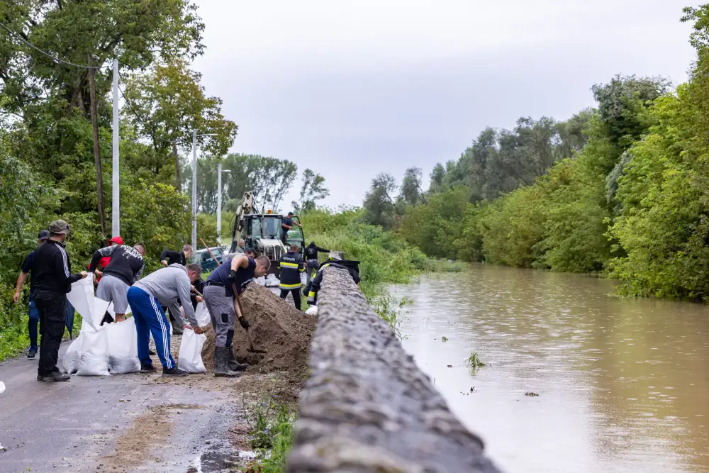 Raste vodostaj Save u Hrvatskoj od pet do sedam centimetara po satu