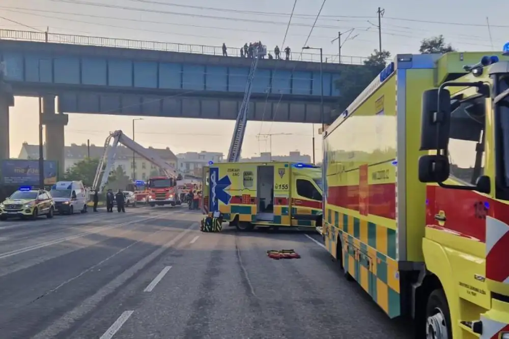 Sudar vozova u Pragu, desetak osoba povređeno