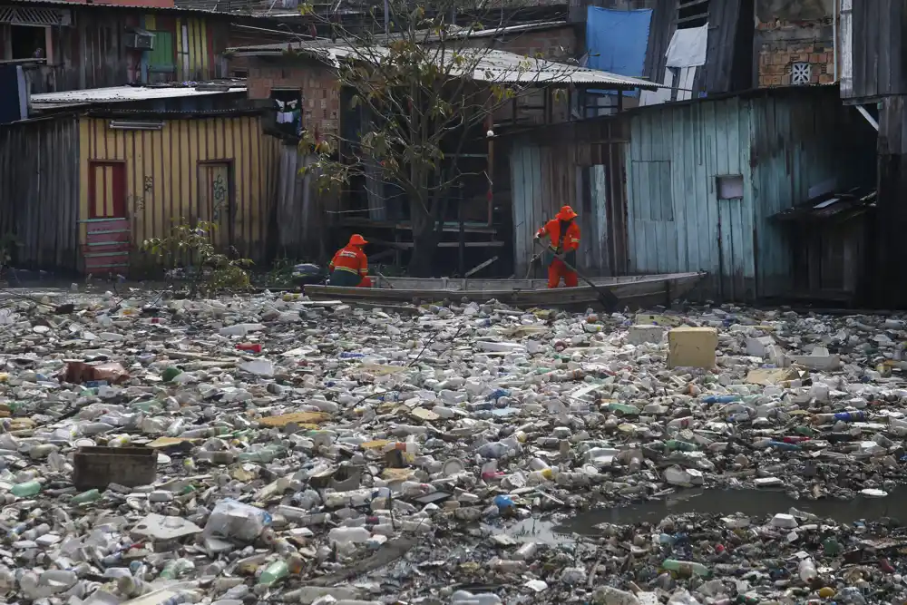 Svet stvara 57 miliona tona plastičnog zagađenja godišnje