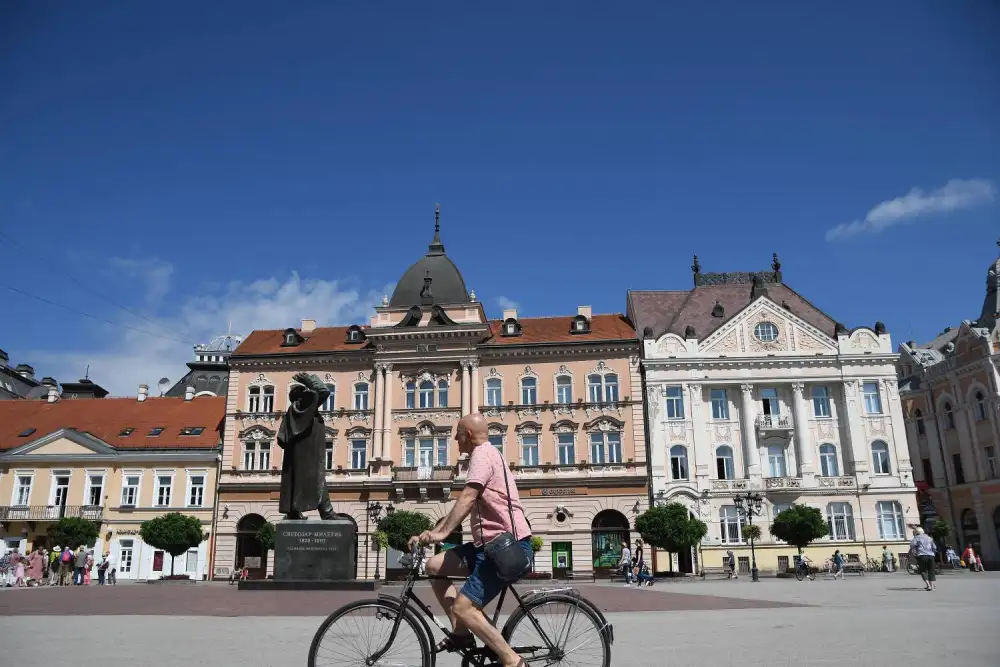 Sutra sunčano i toplo, temperatura do 33 stepena