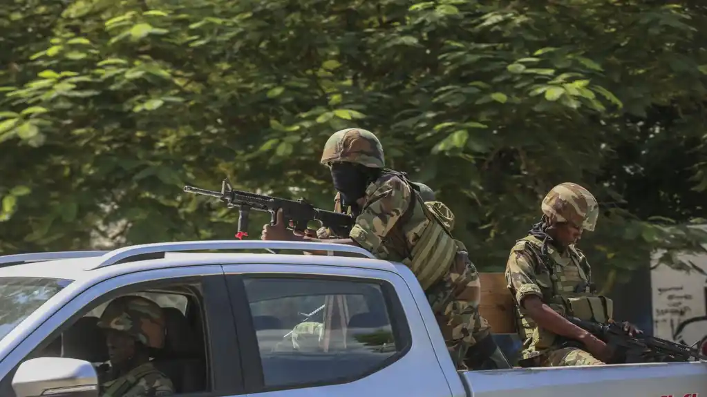 Bande na Haitiju otvaraju vatru i pogađaju helikopter UN u vazduhu dok nasilje raste