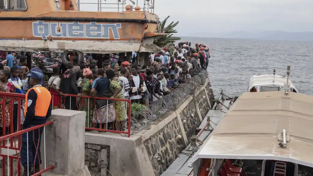 Najmanje 25 poginulo, a desetine se vode kao nestale nakon što se prevrnuo čamac u Kongu