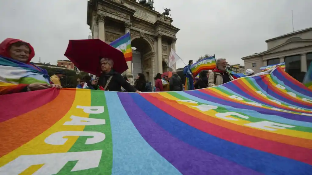 Desetine hiljada demonstranata marširaju širom Italije pozivajući na prekid rata širom sveta