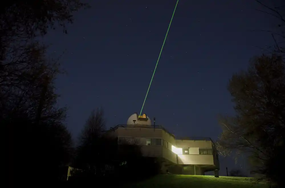 Laserska merenja pomažu u praćenju svemirskog otpada i posmatranju vodenih masa