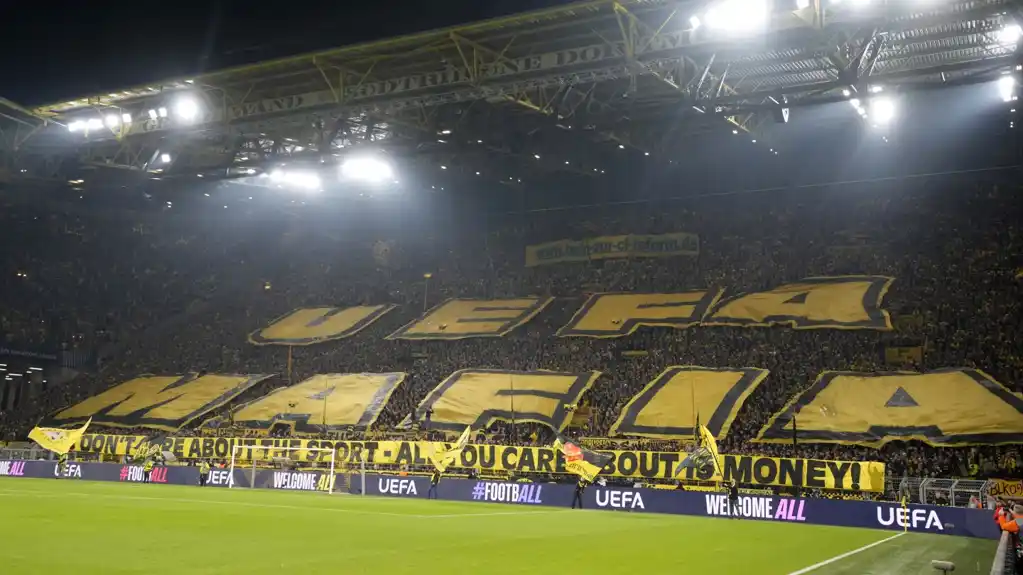 Navijači Borusije Dortmund kritikuju ‘UEFA mafiju’ zbog promena u Ligi šampiona