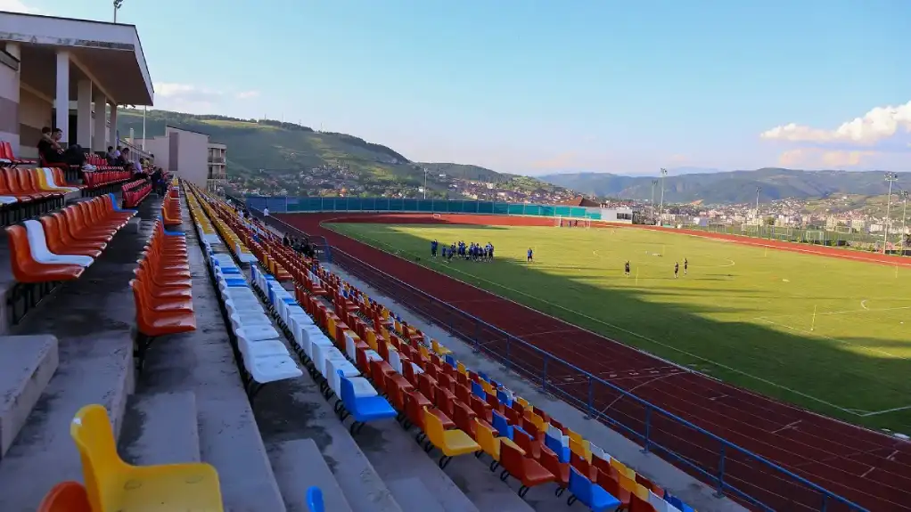 Novi Pazar pred praznim tribinama dočekuje Parizan