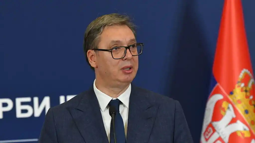 Politiko: Vučićeva strategija između Istoka i Zapada, našao optimalnu poziciju