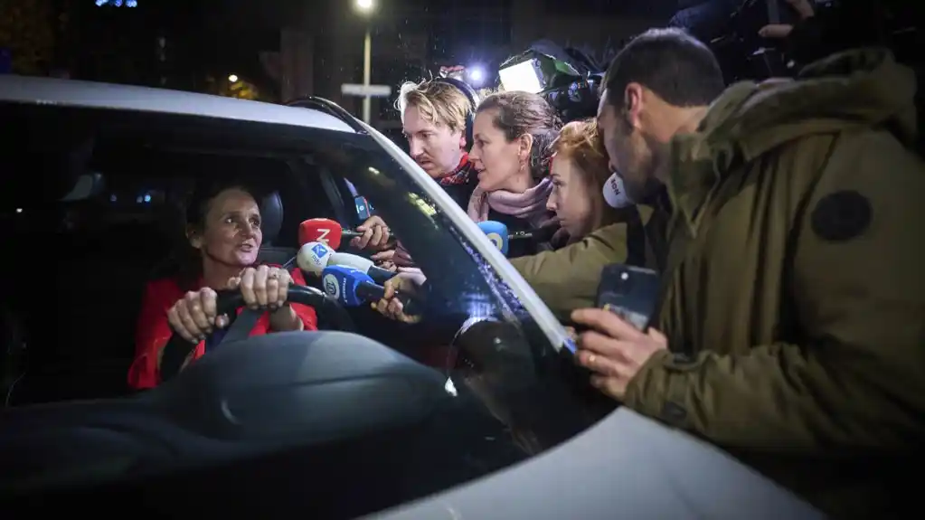 Holandska koalicija preživela krizu zbog ostavke najviših zvaničnika