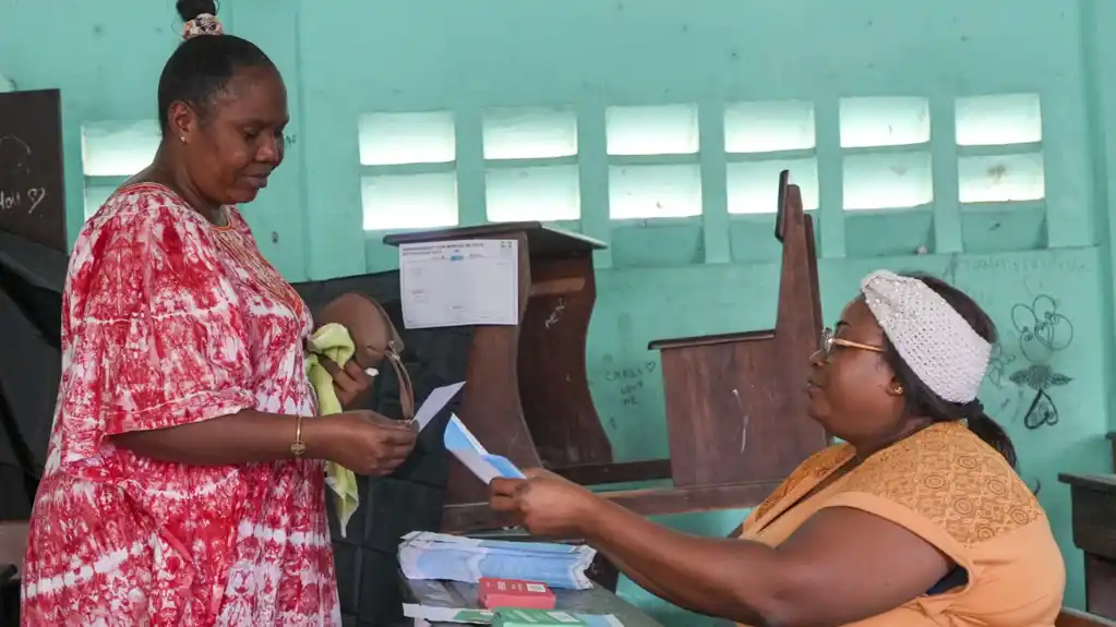 Gabon glasa za novi ustav godinu dana nakon što je vojska preuzela vlast