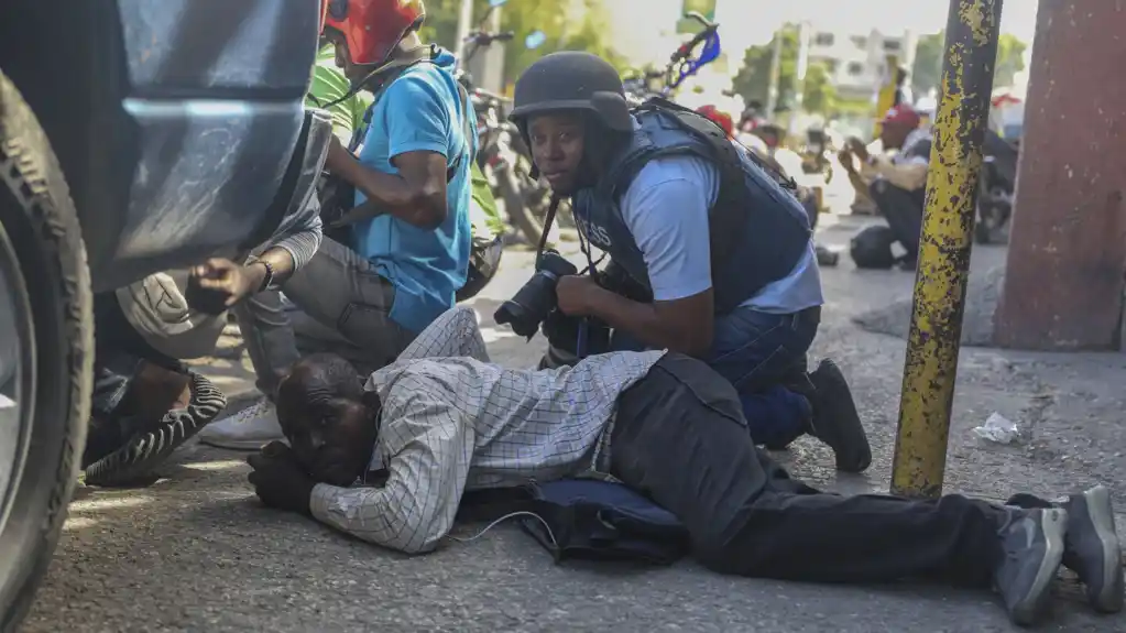 Glavni aerodrom Haitija zatvoren je zbog porasta nasilja bandi u prestonici, saopštila je američka ambasada