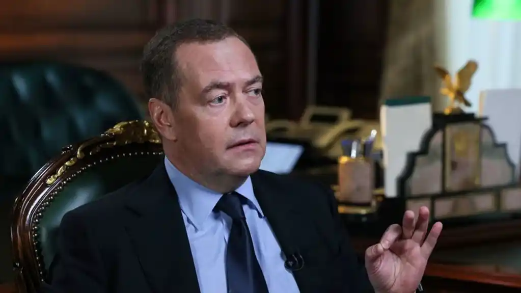 Medvedev: SAD ulažu u Ukrajinu radi profita i resursa