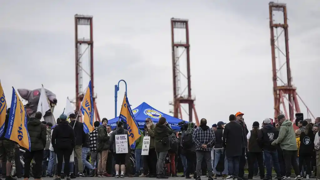 Kanada ukida blokadu luka i naređuje obavezujuću arbitražu