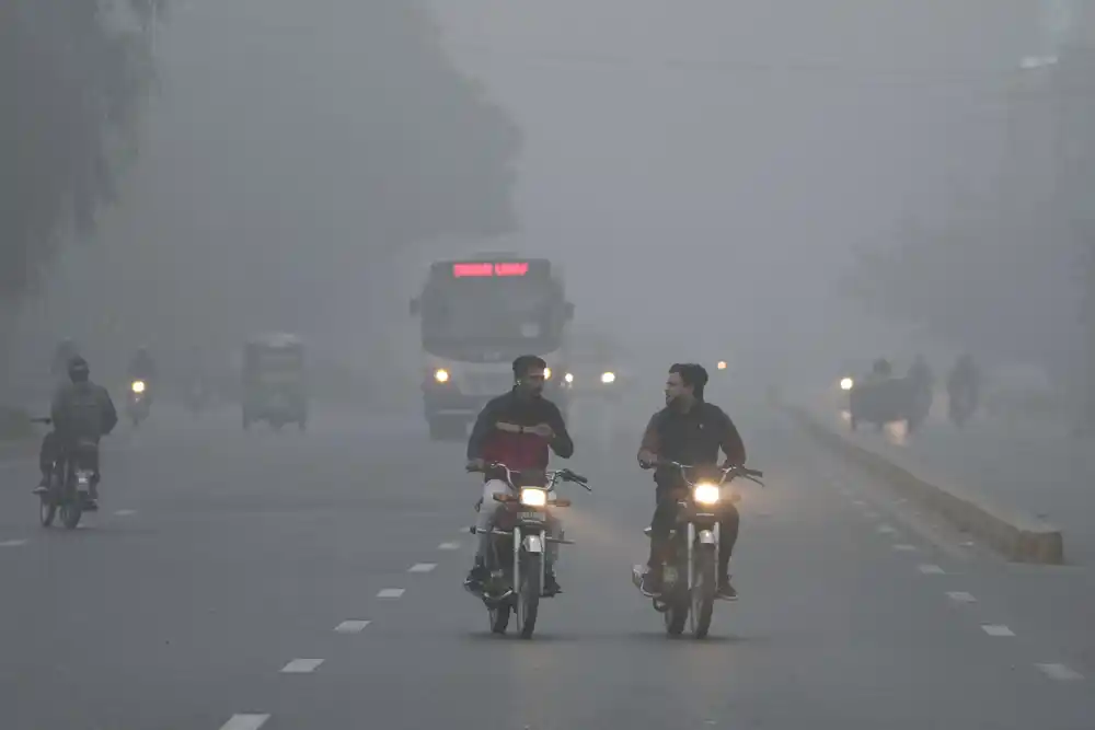 Pakistanska provincija proglašava vanredno stanje zbog smrtonosnog smoga; gradovi Lahore i Multan pod blokadom