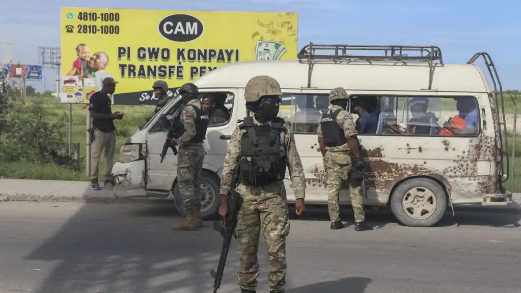 Bande na Haitiju napadaju novinare koji izveštavaju o pokušaju ponovnog otvaranja glavne bolnice u zemlji