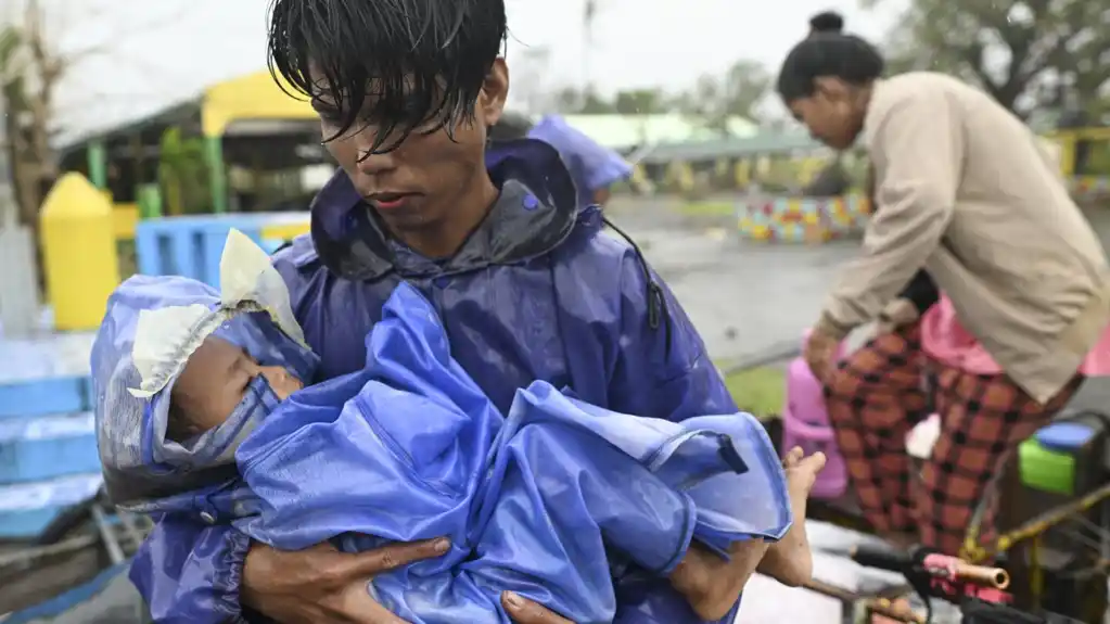 Filipini ponovo na udaru tajfuna, evakuisane stotine hiljada ljudi