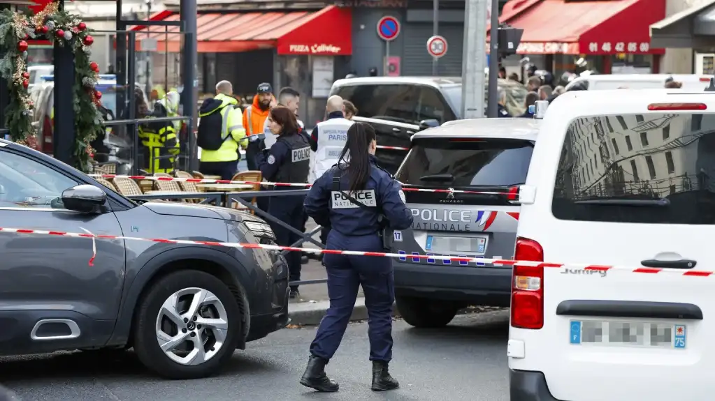 Talačka kriza u pariskom restoranu, muškarac oteo zaposlene