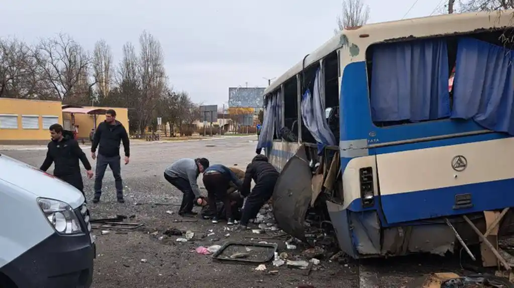 Guverner: Ukrajina napala ruski civilni autobus