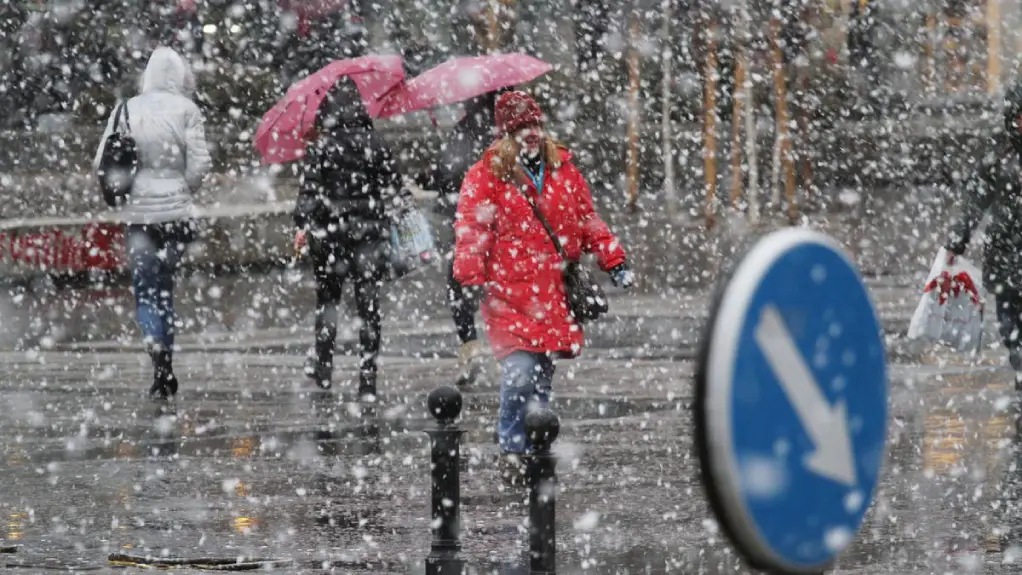 Sutra oblačno sa padavinama, temperatura od 7 do 10 stepeni – tokom dana u padu