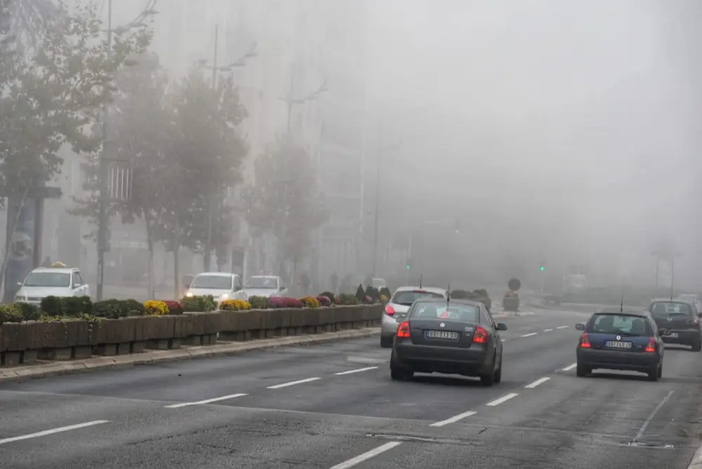 AMSS: Na putevima nema gužvi, oprez zbog magle