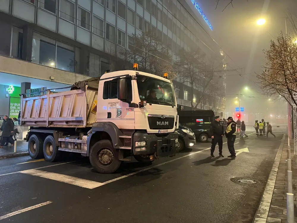 RSE: Policijske blokade na maršuti studentskog protesta u Beogradu