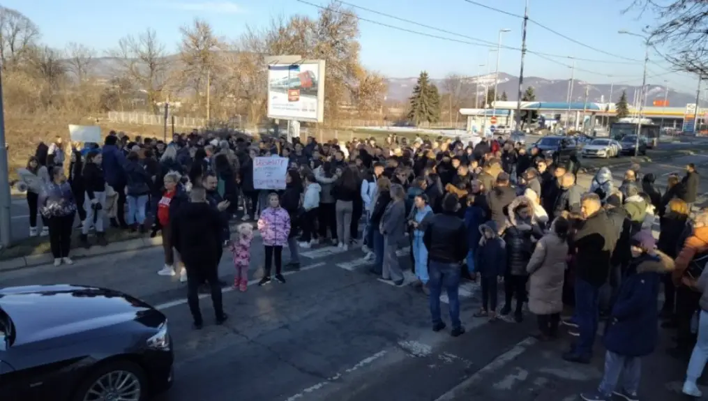 Protest u Kraljevu posle udesa u Dositejevoj ulici, građani blokirali saobraćaj