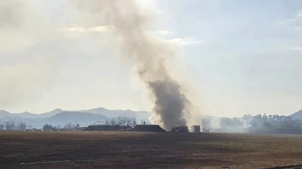 Avion se zapalio nakon što je skrenuo sa piste na aerodromu u Južnoj Koreji, poginulo najmanje 28 ljudi