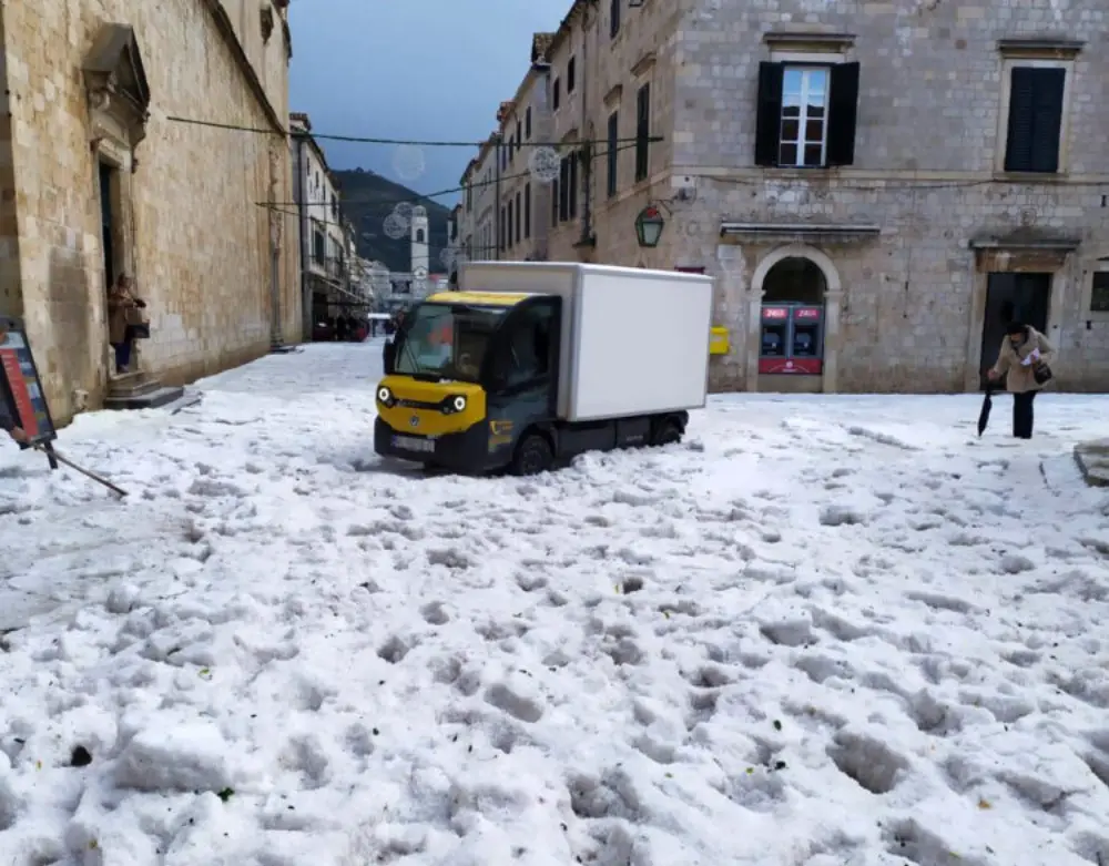 Dubrovnik okovan ledom