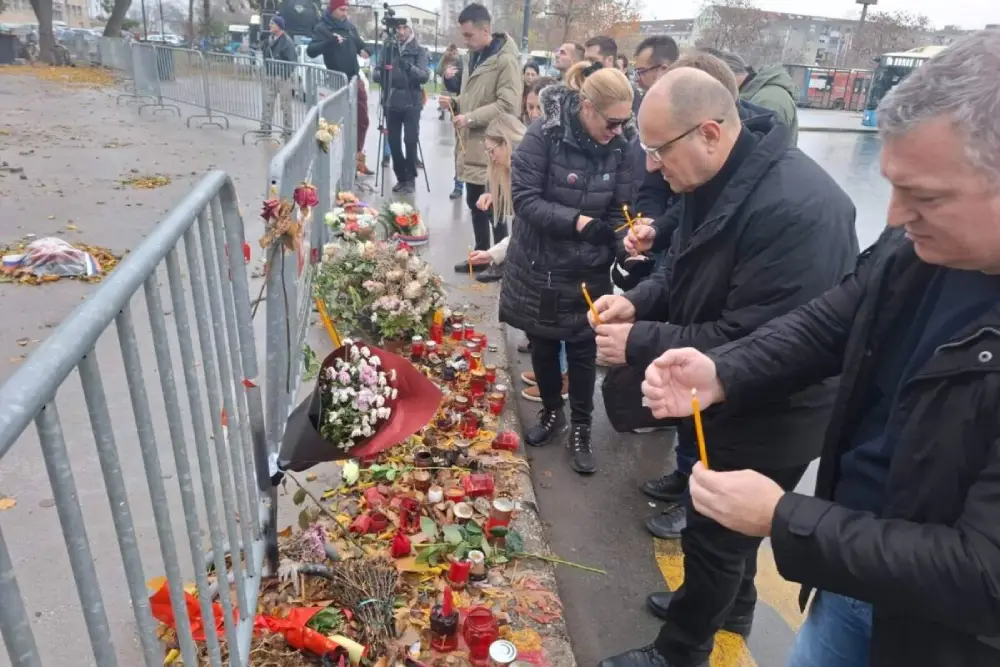 Opozicija obeležila 40 dana od tragedije u Novom Sadu