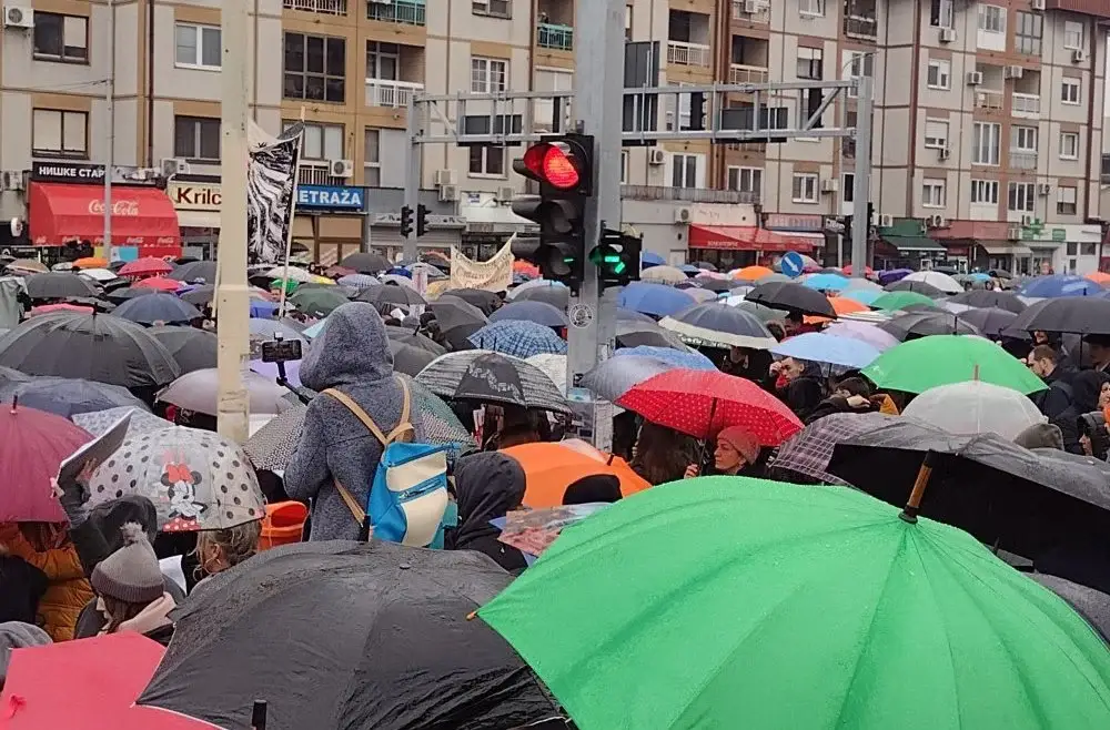 Studenti u Kragujevcu pozvali građane da (u)stanu kod Velikog parka