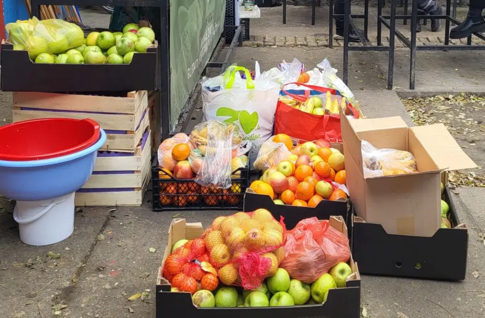 Novosadski studenti donirali voće i povrće Kuhinji solidarnosti