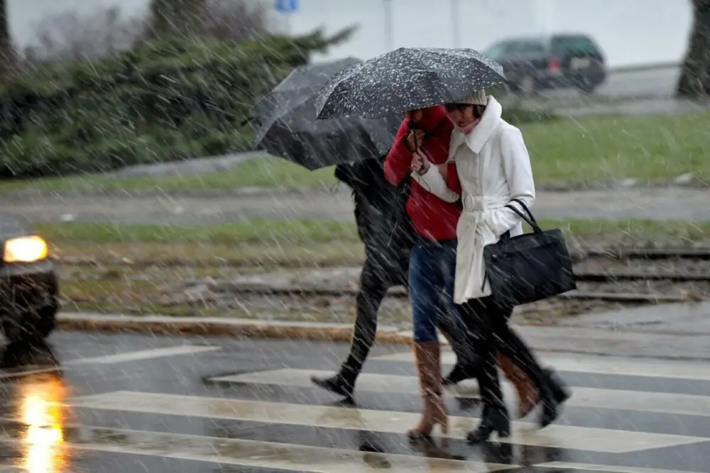 Danas oblačno sa kišom i snegom, temperatura do 7 stepeni