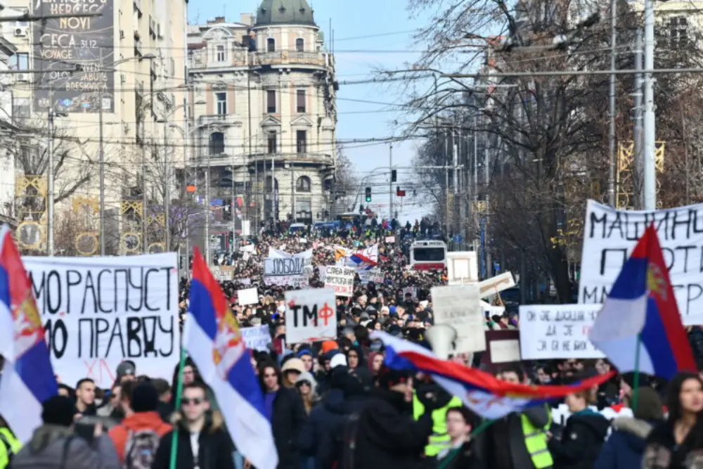 Prosvetari odgovaraju Vučeviću koji je zapretio i njima i đacima: “Nudimo mu naš posao, plata je i više nego stimulativna”