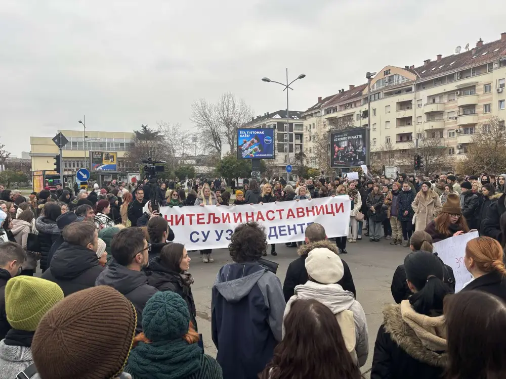 Prosvetni radnici u Novom Sadu najavili javni čas u petak