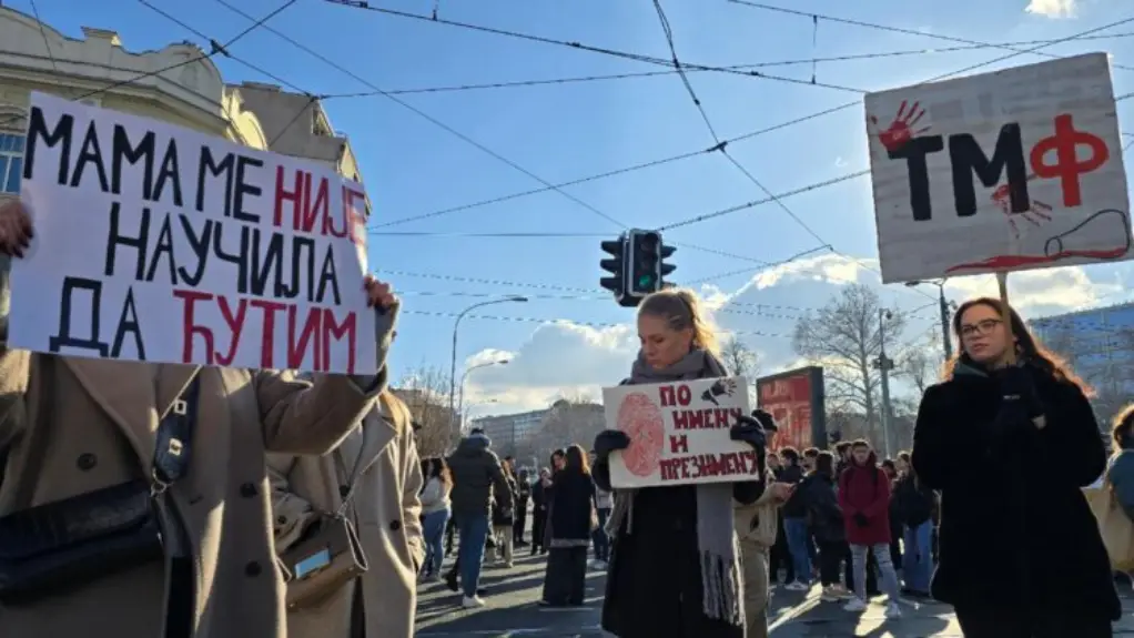 Građani i studenti u tišini blokirali Ruzveltovu ulicu na 15 minuta