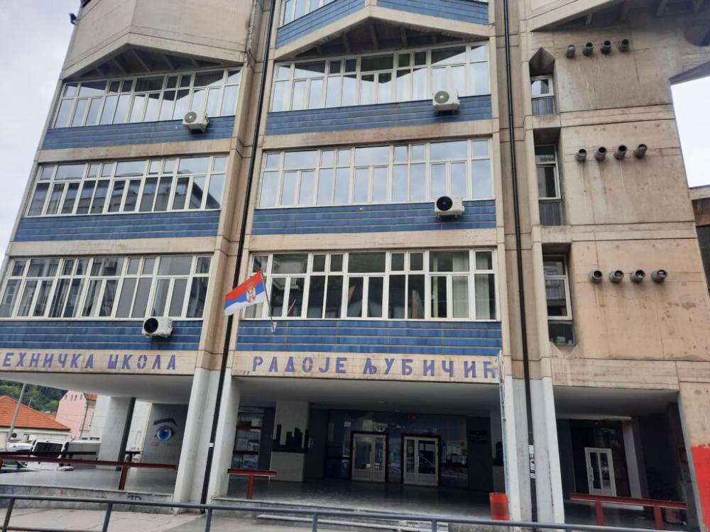 Profesori užičke škole: “Zahtevamo od svih nadležnih institucija da odmah preispitaju odluku”